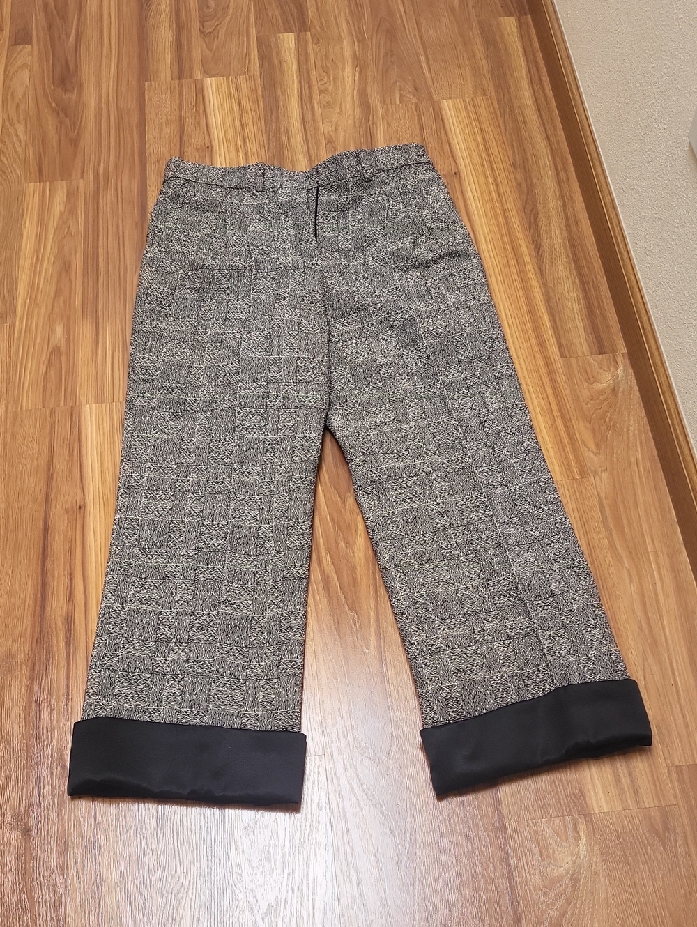 CHANEL 100% Wool Gray Tweed Cropped Pants with Black Satin Cuffs